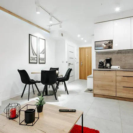 Gorski Przystanek Satola 2 * زاكوباني