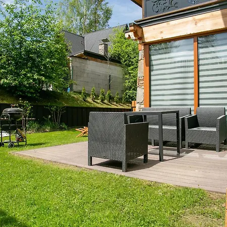 Górski Przystanek Satoła 2 *