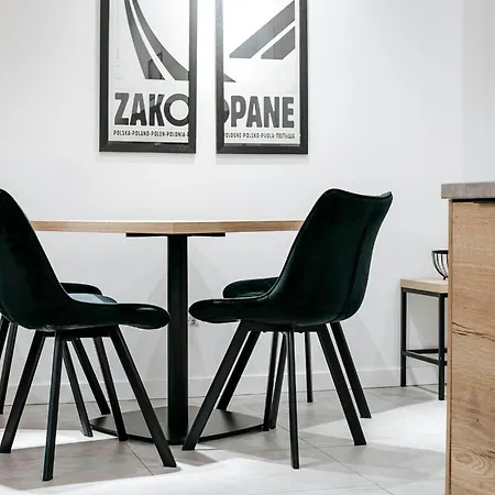 Gorski Przystanek Satola 2 *